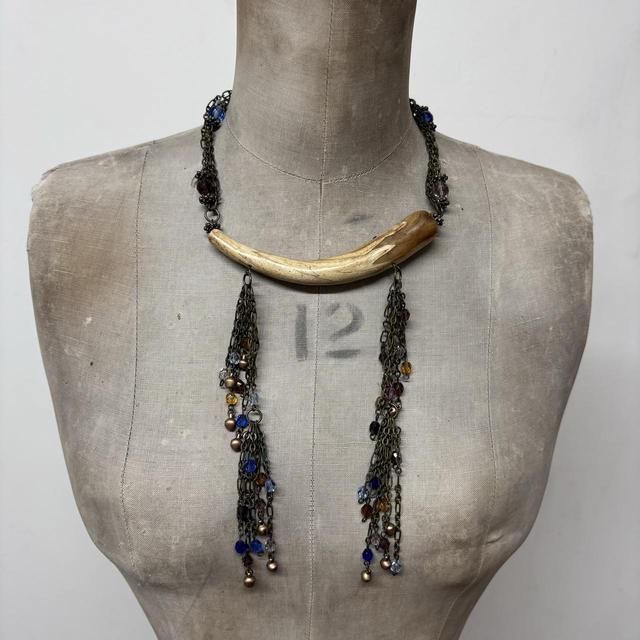 Archival horn chain necklace