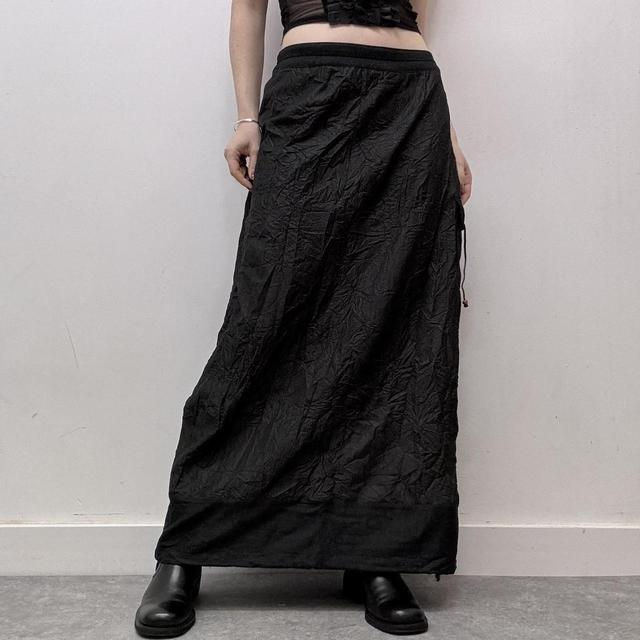 Black crinkle maxi skirt