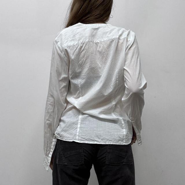 White fitted ribbed shirt