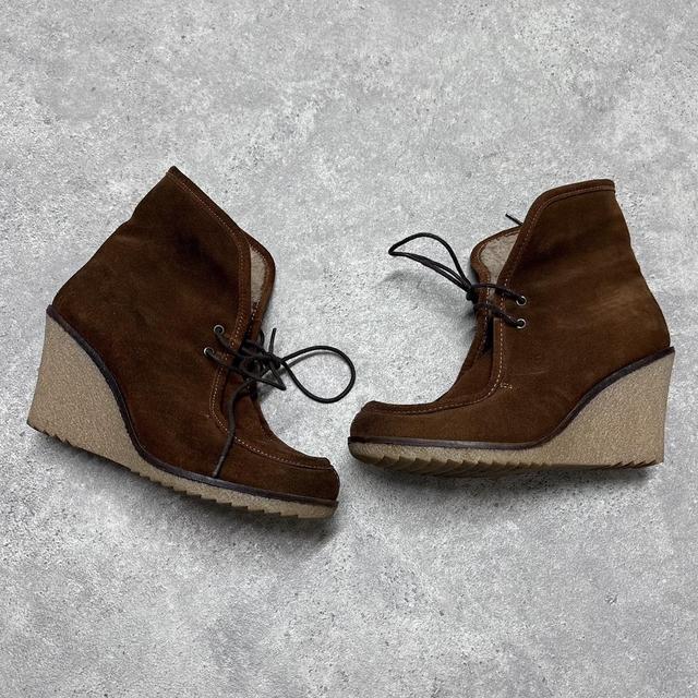 Brown sheering wedge trainers