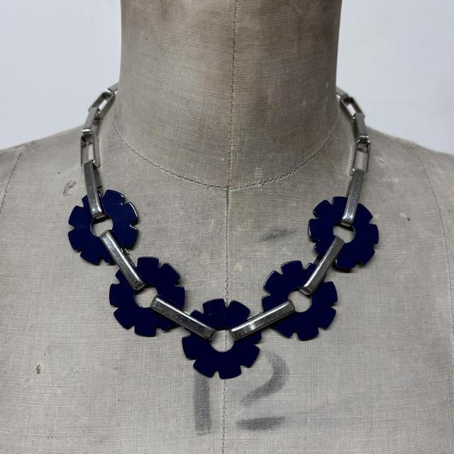 Cyber metal flower necklace