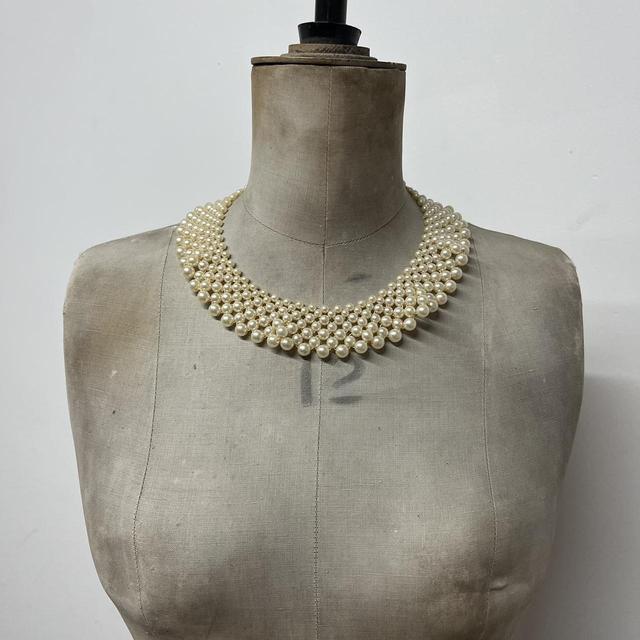 Pearl collar beaded necklace