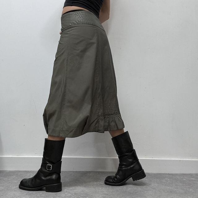 Khaki zip-up grunge puff skirt