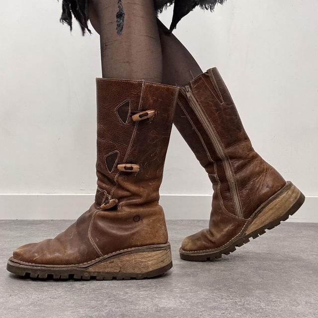 Tan leather heeled toggle boots