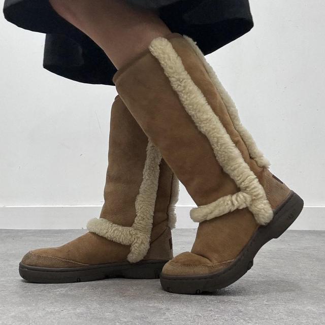 Vintage tan suede fur shearling boots