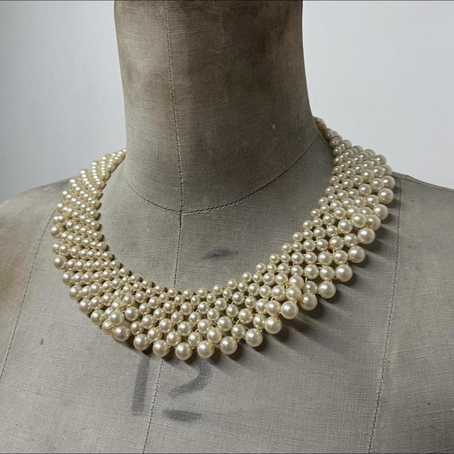 Pearl collar beaded necklace