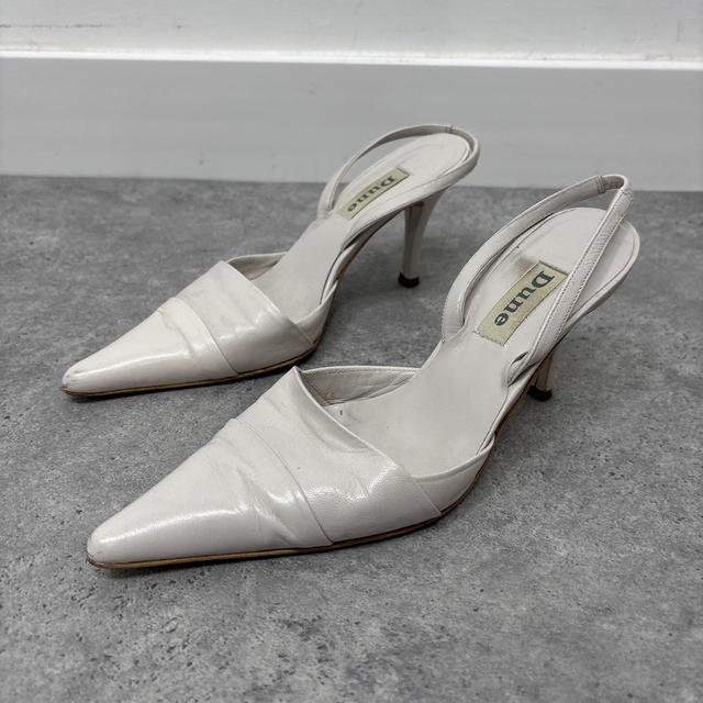 White leather pointed heels