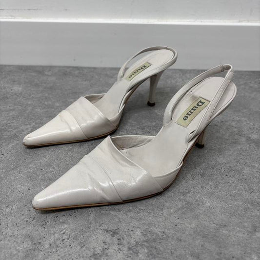 White leather pointed heels