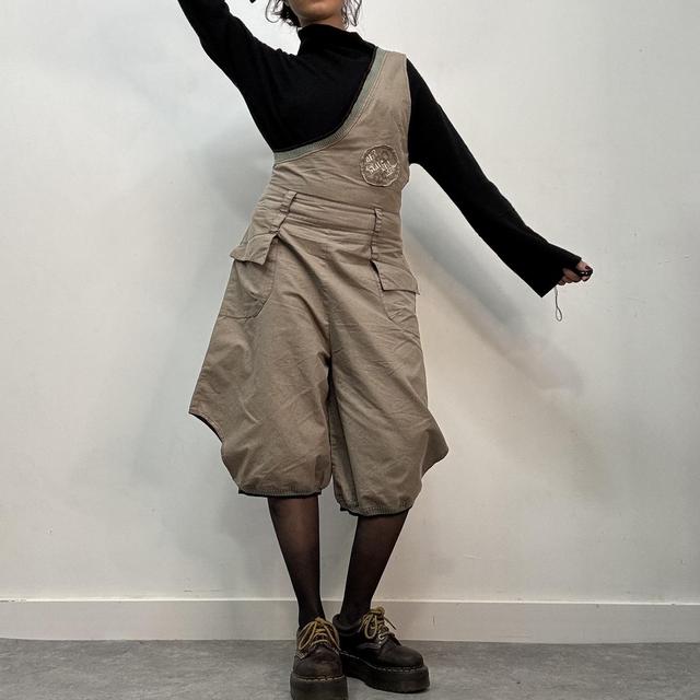 Asymmetric dungrees
