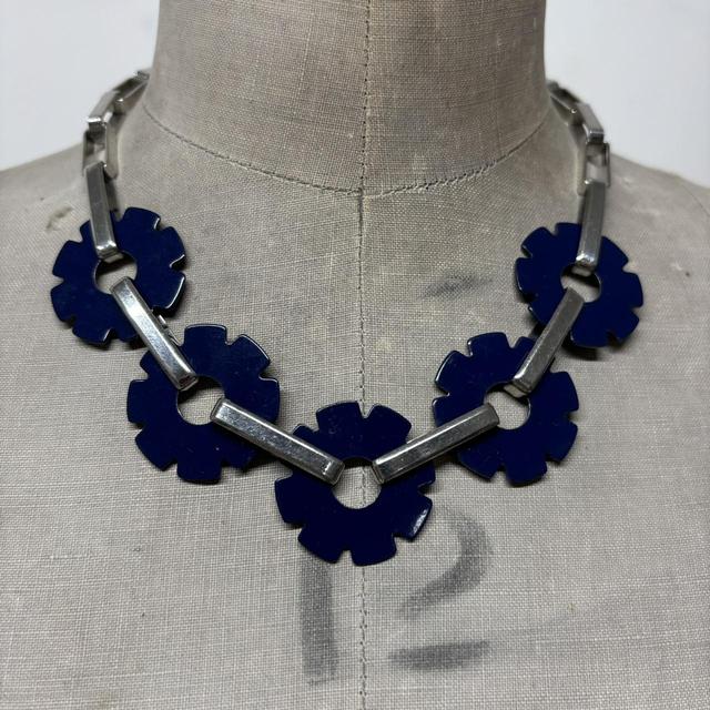 Cyber metal flower necklace