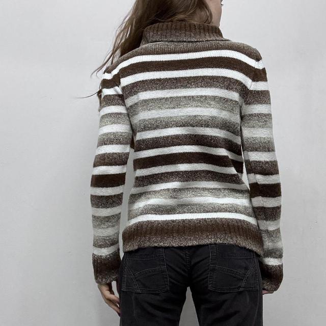 White and brown flared knit jumper
