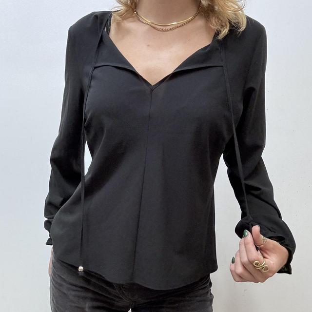 Black puff balloon shirt