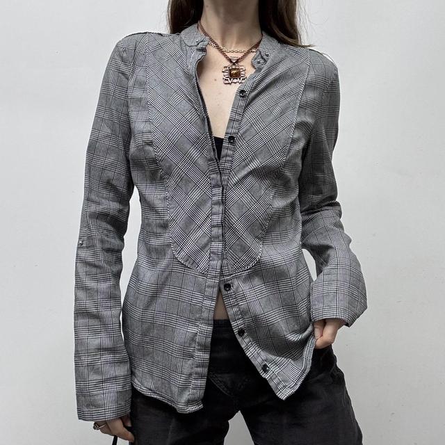 Fitted checked grey shirt