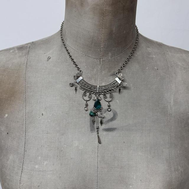 Silver wire gemstone necklace