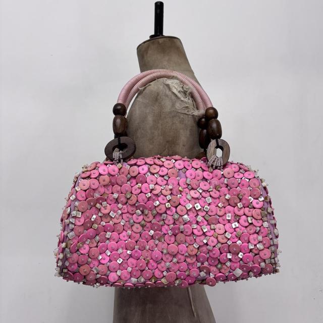Button beaded pink bag