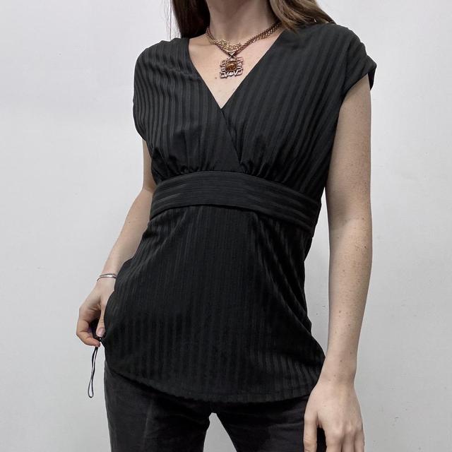 Black ribbed pinstripe shirt