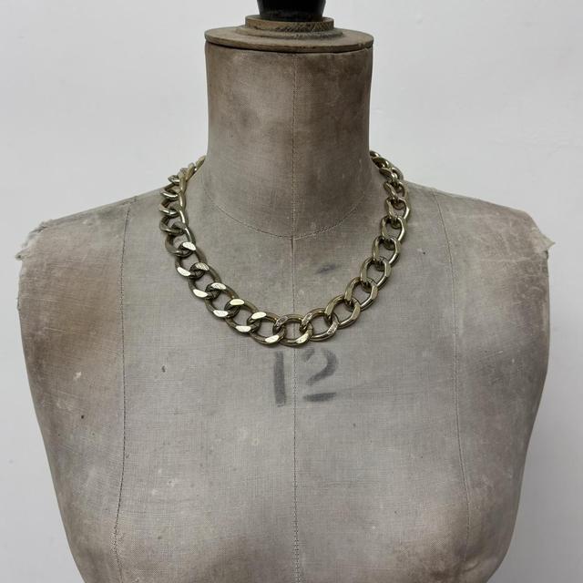 Oversized gold chain necklace