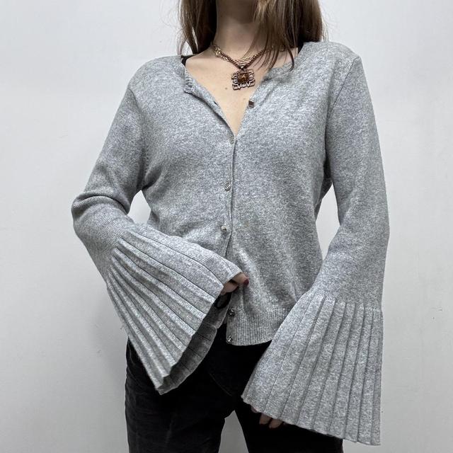 Grey wool knit flared pleated cardigan