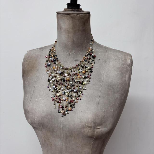 Drape pearl necklace collar