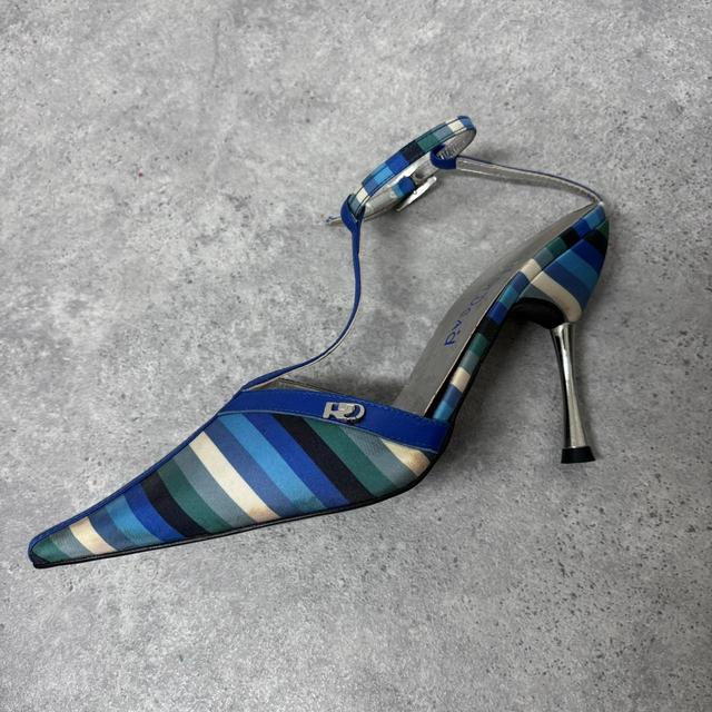 Striped pointy-toe heels
