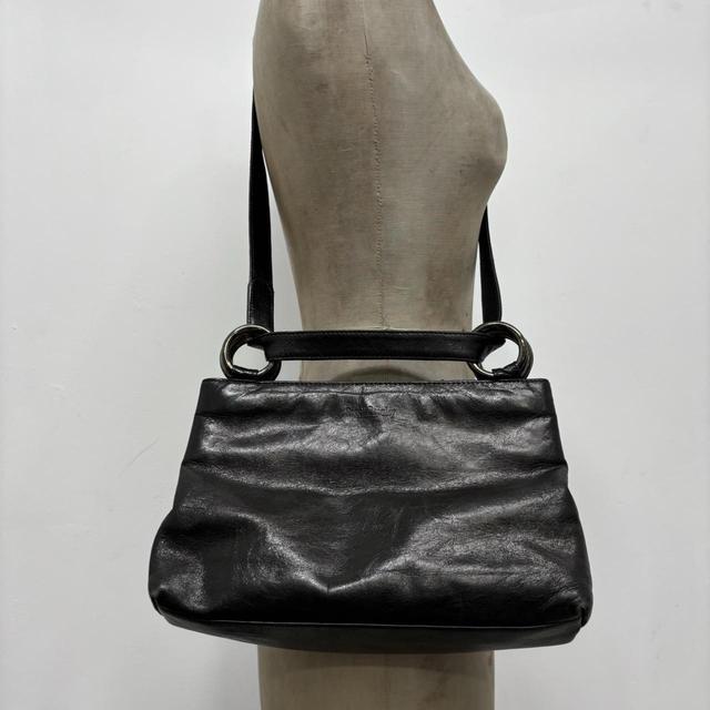 Black leather metal handware shoulder bag