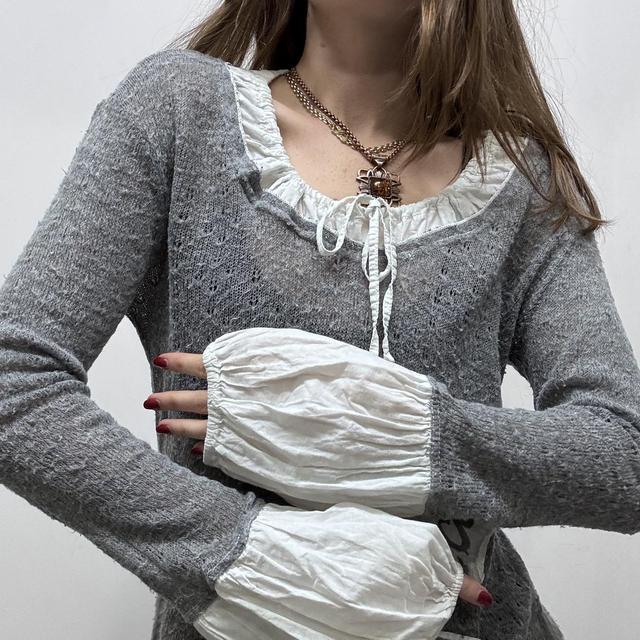 Grey flared knit puff shirt