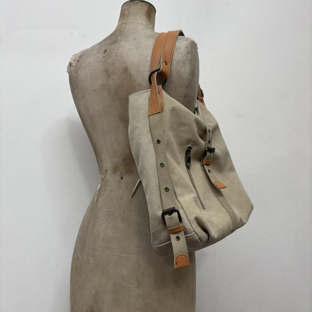 Brown canvas shoulder bag