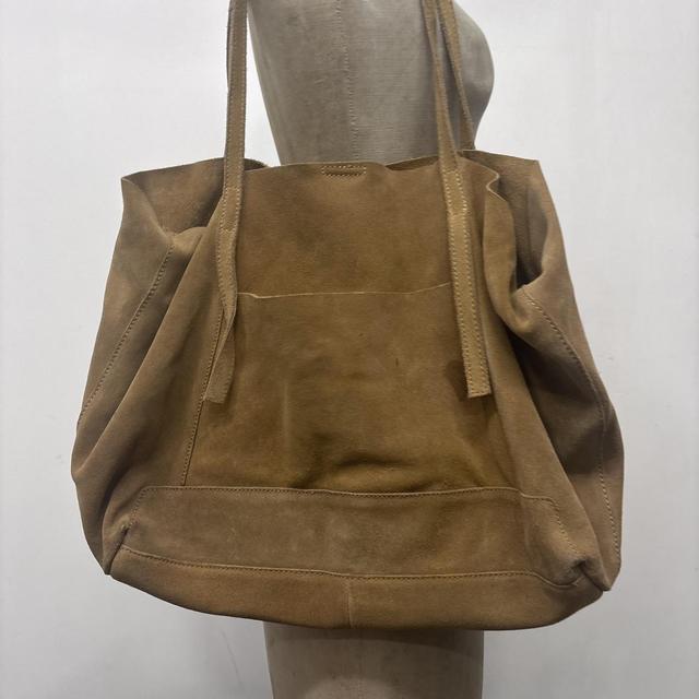 Tan leather slouchy shoulder bag