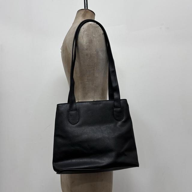 Black leather square shoulder bag