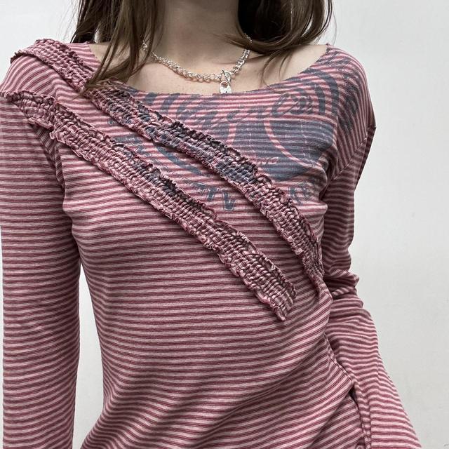 Pinstripe graphic pinstripe tshirt