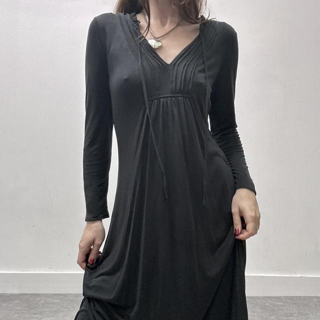 Black pleated 90s midi dress