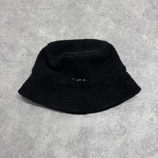 Black nike bucket hat