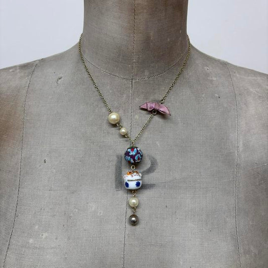 Chunky bow charm necklace