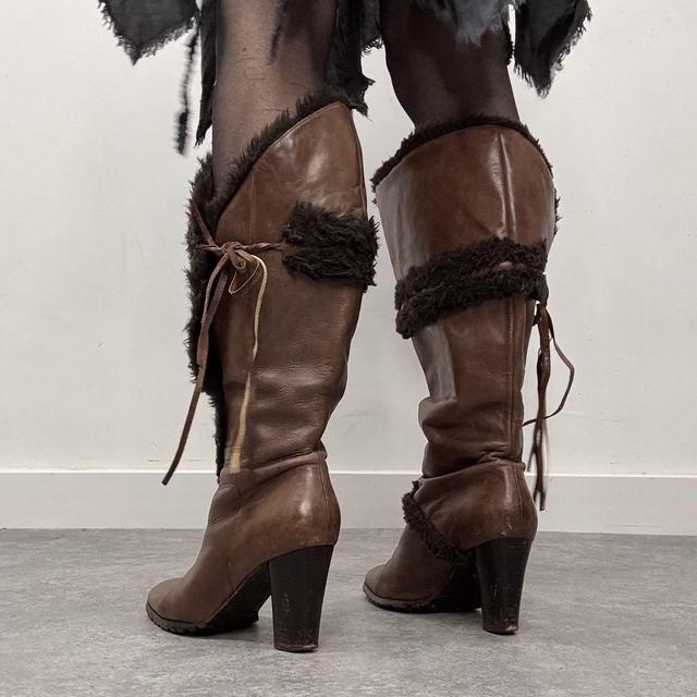 Brown leather sheepskin boots