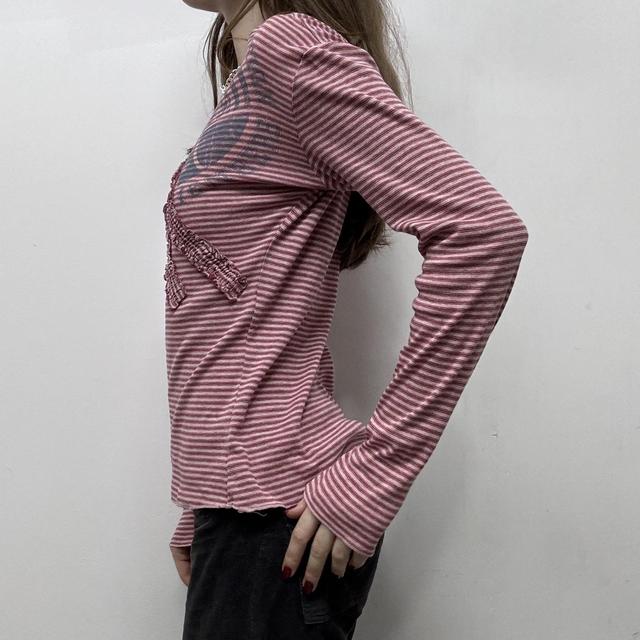Pinstripe graphic pinstripe tshirt