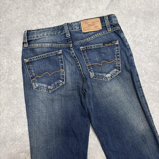 Distressed 90s straight leg jeans