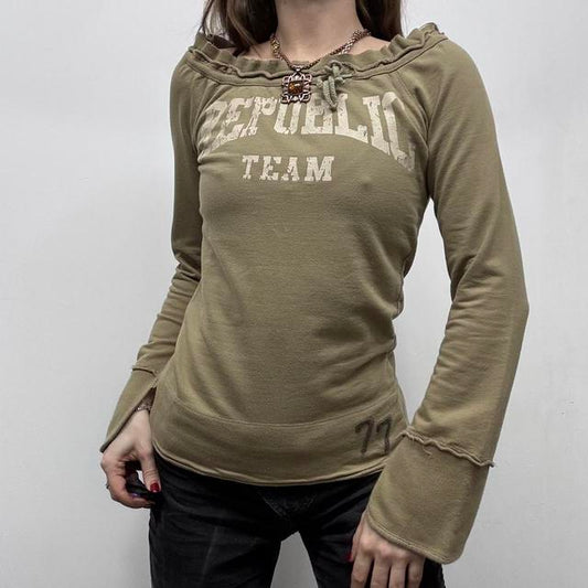 Khaki wide neck graphic tshirt