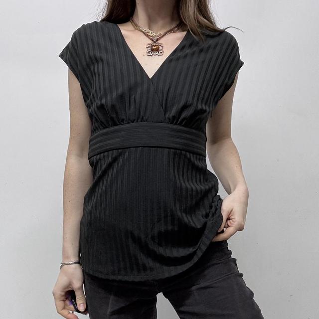 Black ribbed pinstripe shirt