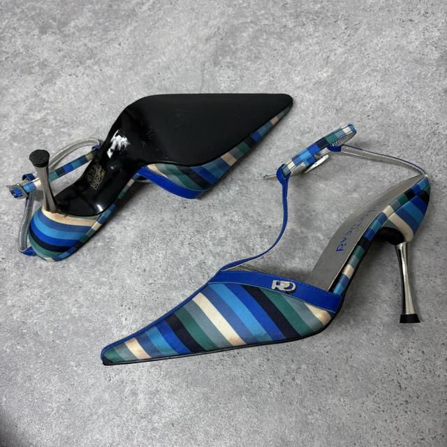 Striped pointy-toe heels