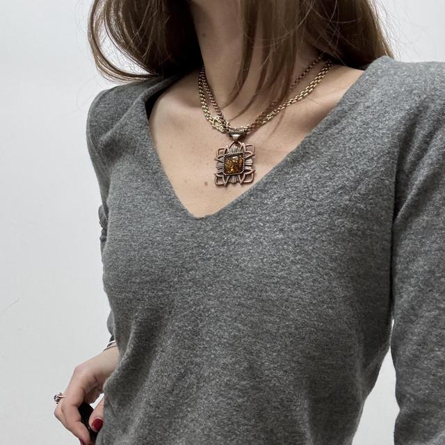 Fitted cropped grey wool knit graphic back jumper