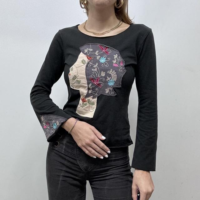 Graphic embroidered long sleeve tshirt