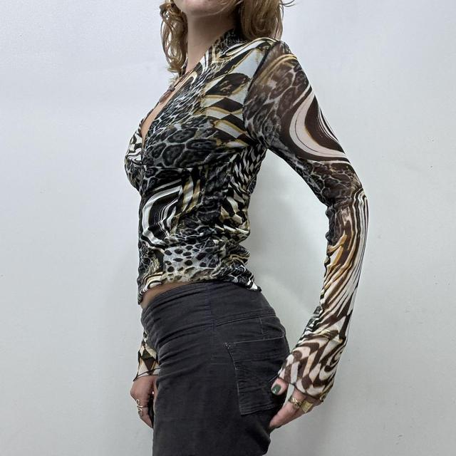 Graphic patterned micro mesh long sleeve tshirt