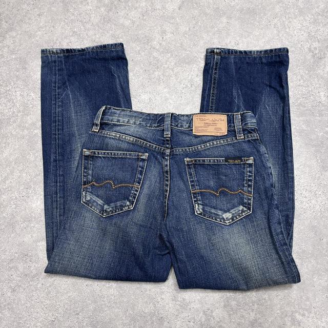 Distressed 90s straight leg jeans
