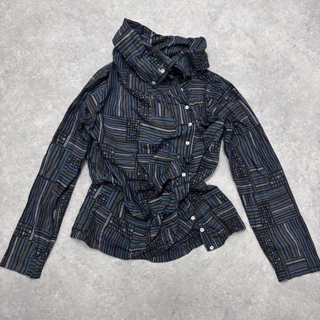 Asymmetric gathered patterned shirt