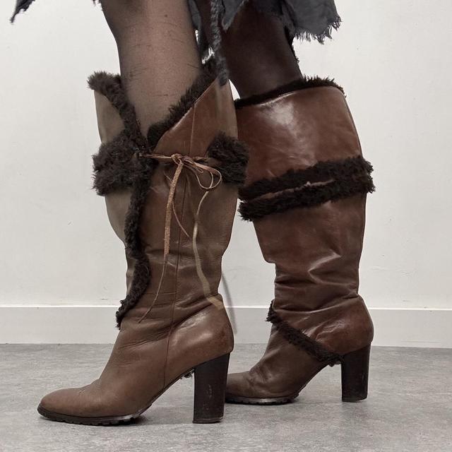 Brown leather sheepskin boots