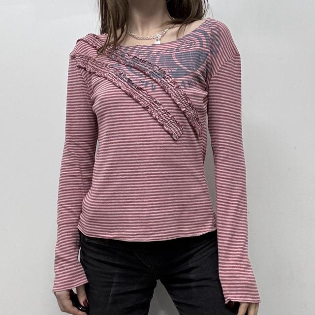 Pinstripe graphic pinstripe tshirt