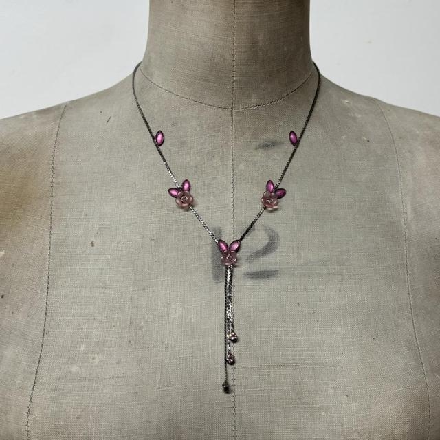 Metal flower pink gestone necklace