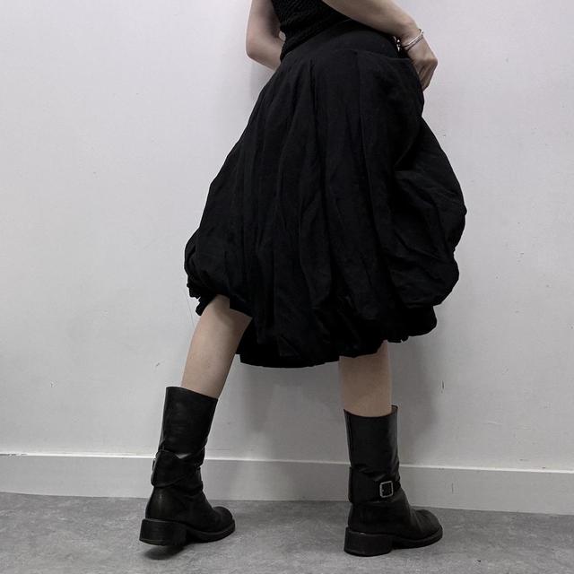 Black structured puff balloon skirt