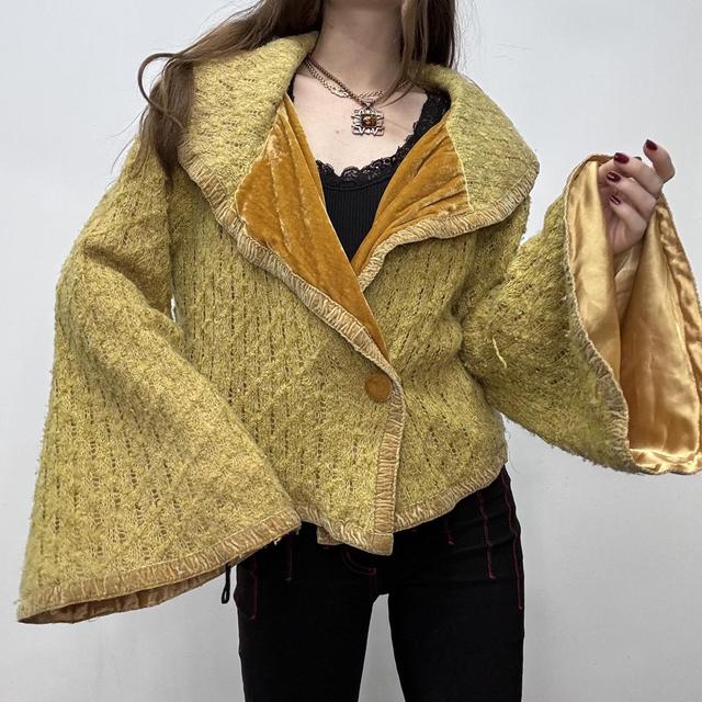 Wool knitted ultra flared jacket