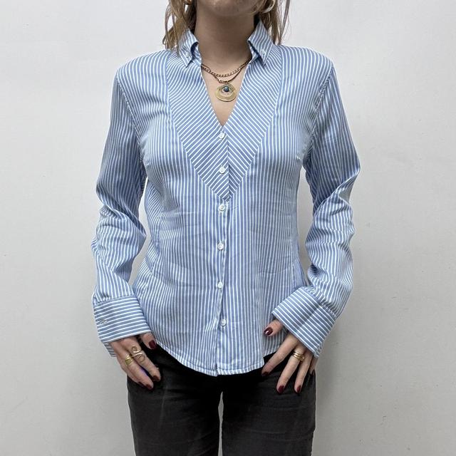 Blue pinstripe fitted officecore shirt